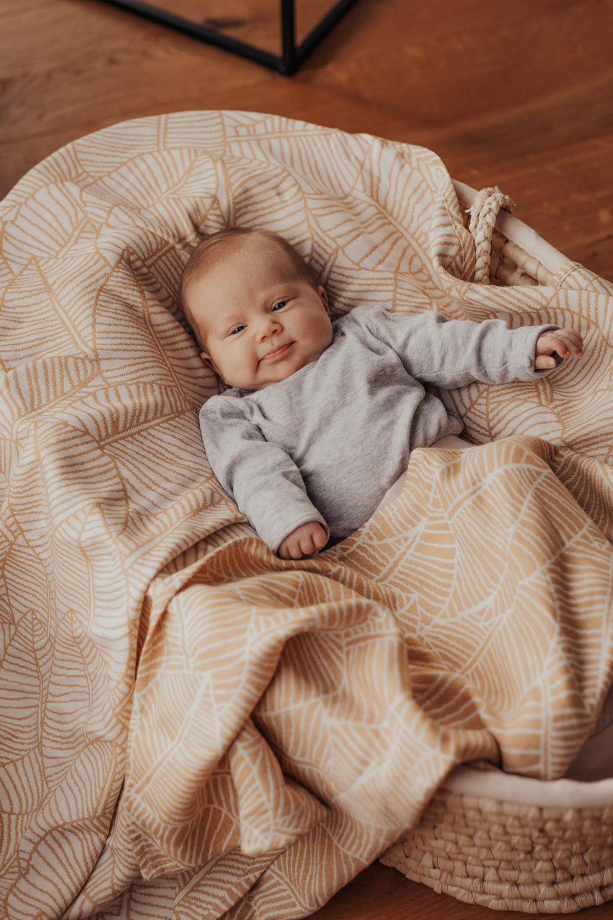 Cuddly cloth/scarf golden leaves