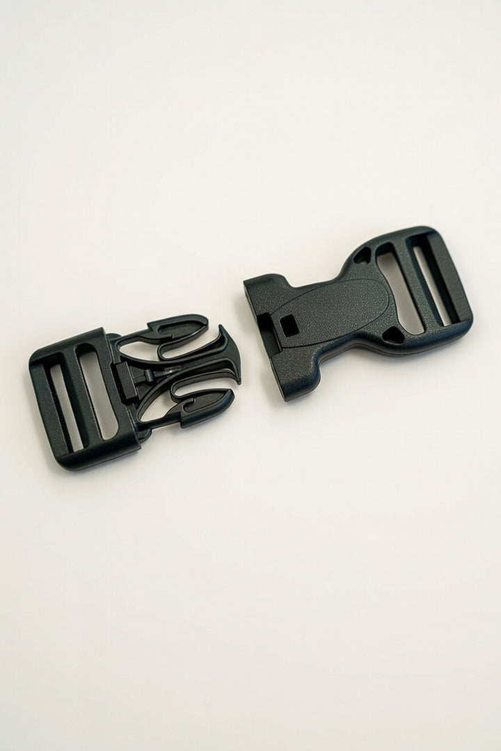 Buckle with safety button 25mm black