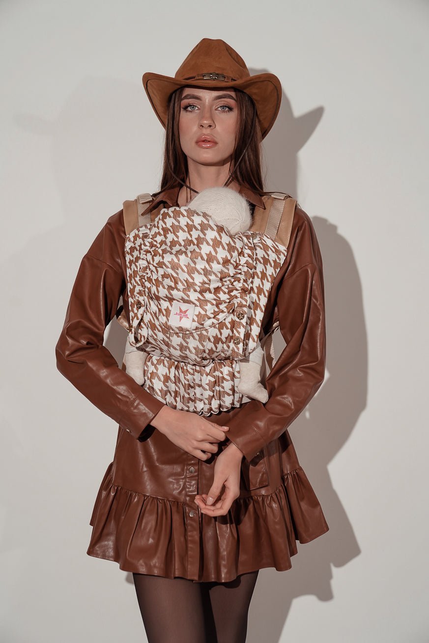 Babytrage Flip Houndstooth Latte Macchiato - KOKADI