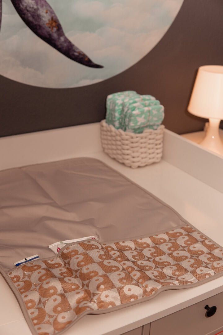 Changing mat Cleo loves Balance - KOKADI