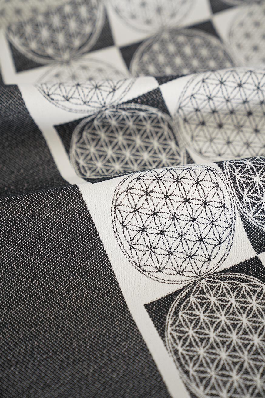 KOKADI Babytrage WrapStar Blume des Lebens monochrom