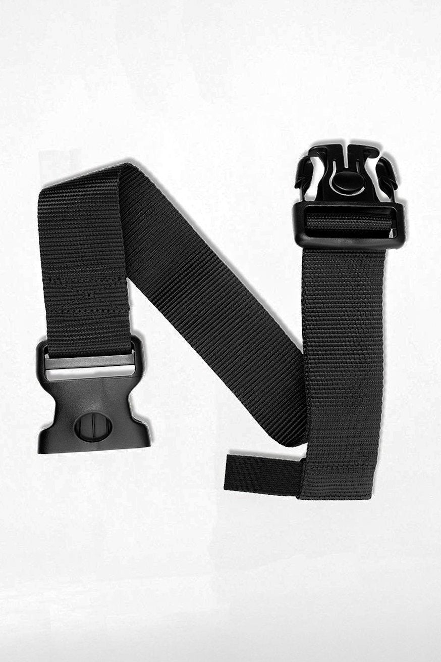 Hip belt extension button closure - KOKADI