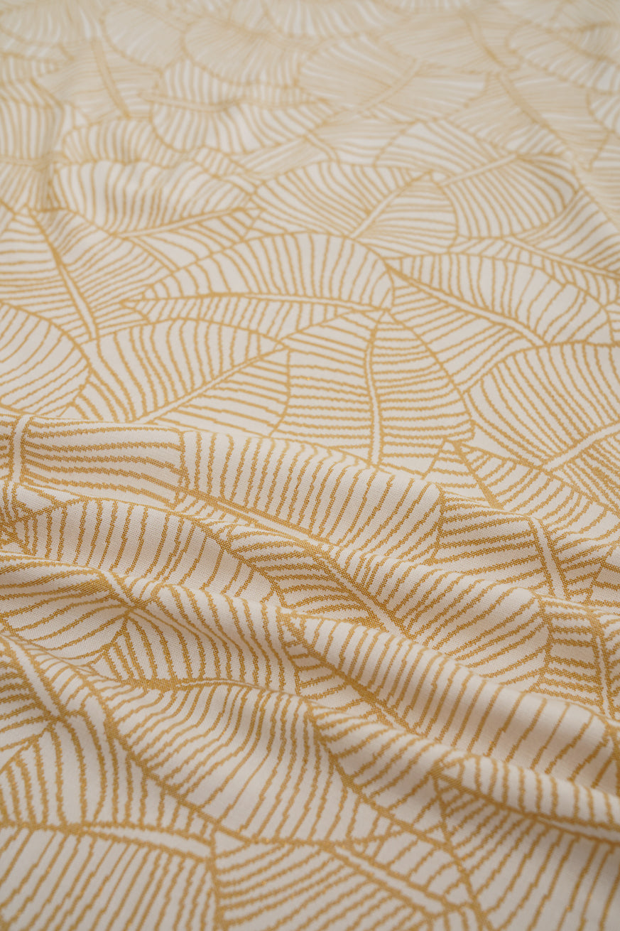 Cuddly cloth/scarf golden leaves