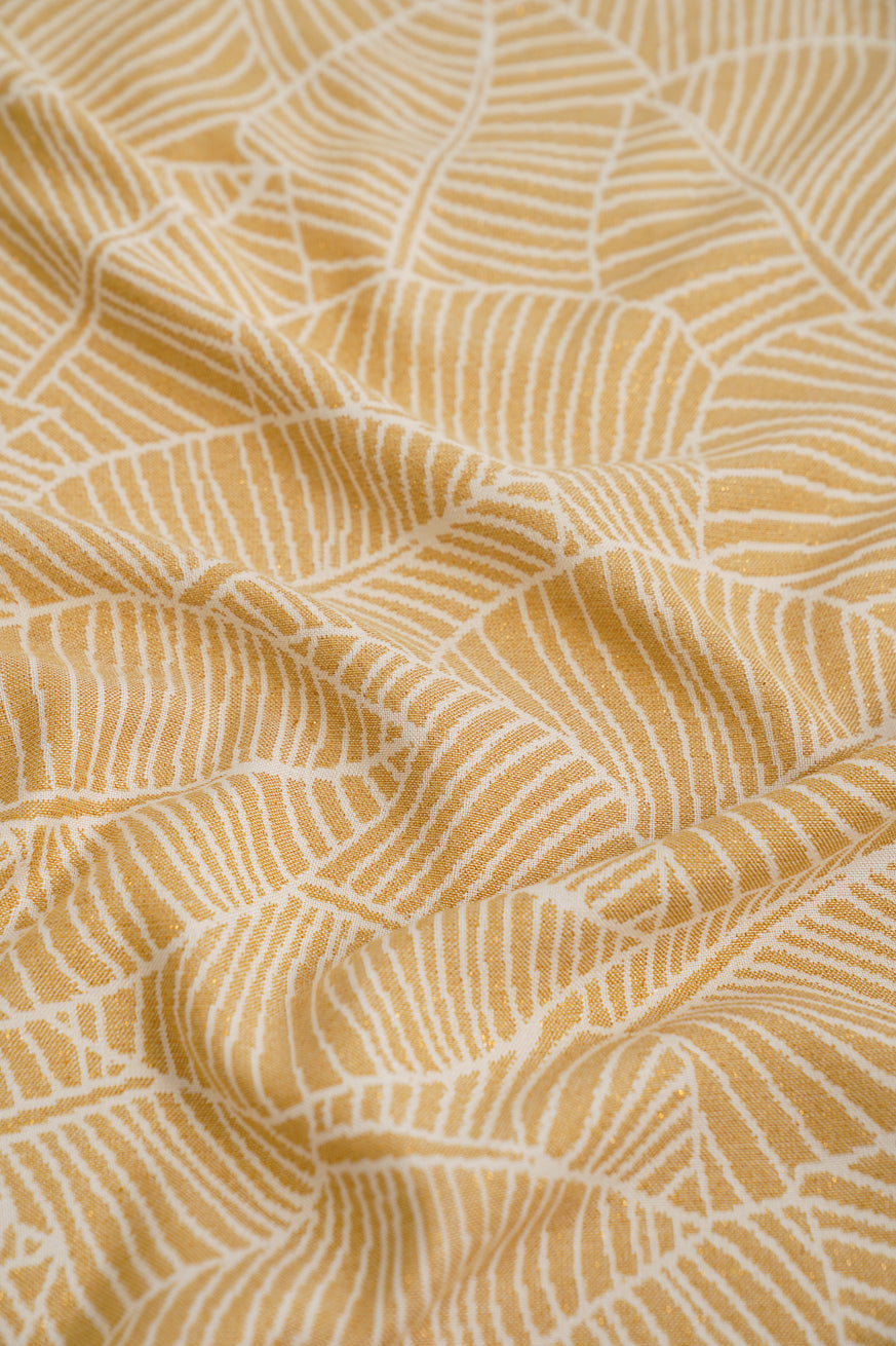 Cuddly cloth/scarf golden leaves